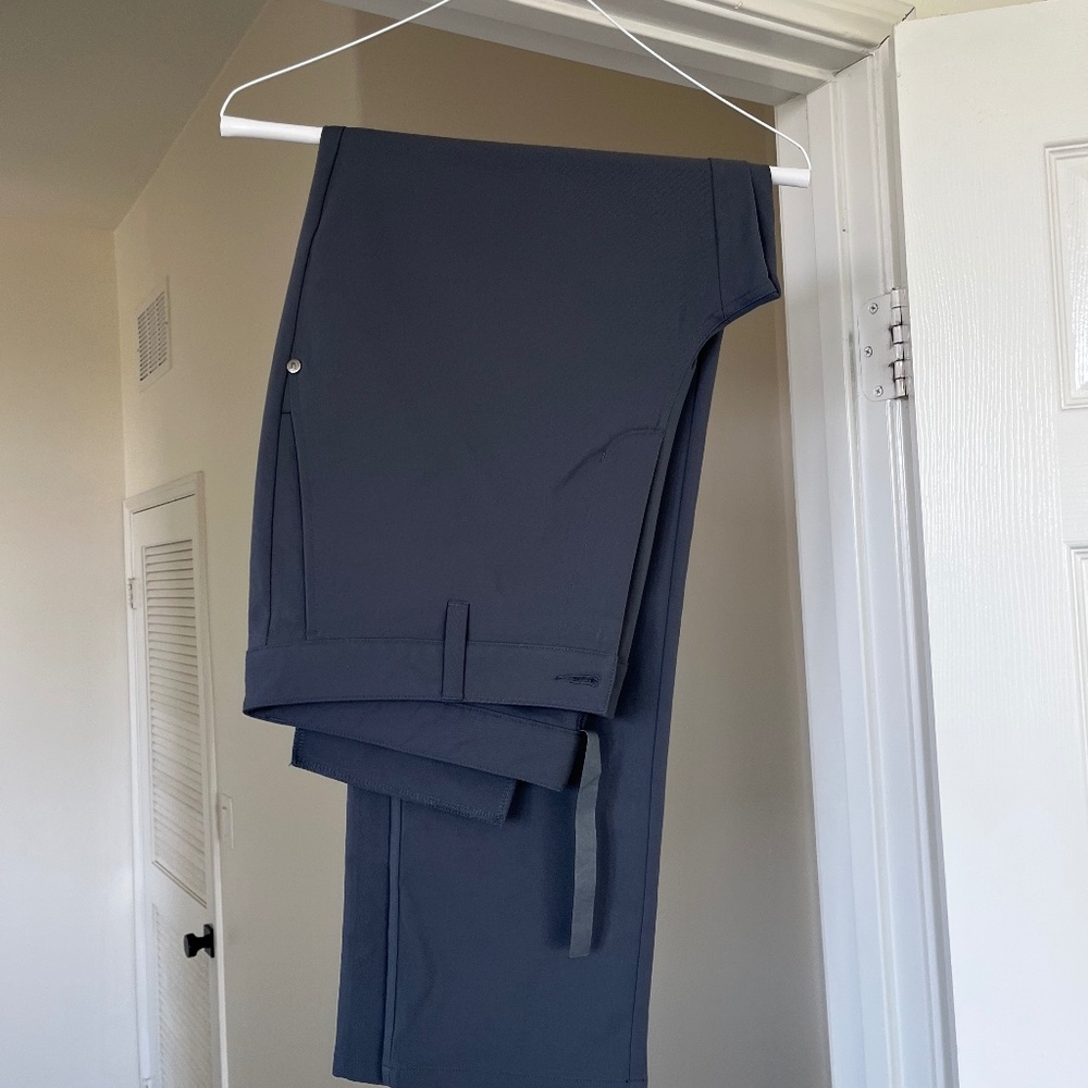 Vuori men’s size 34